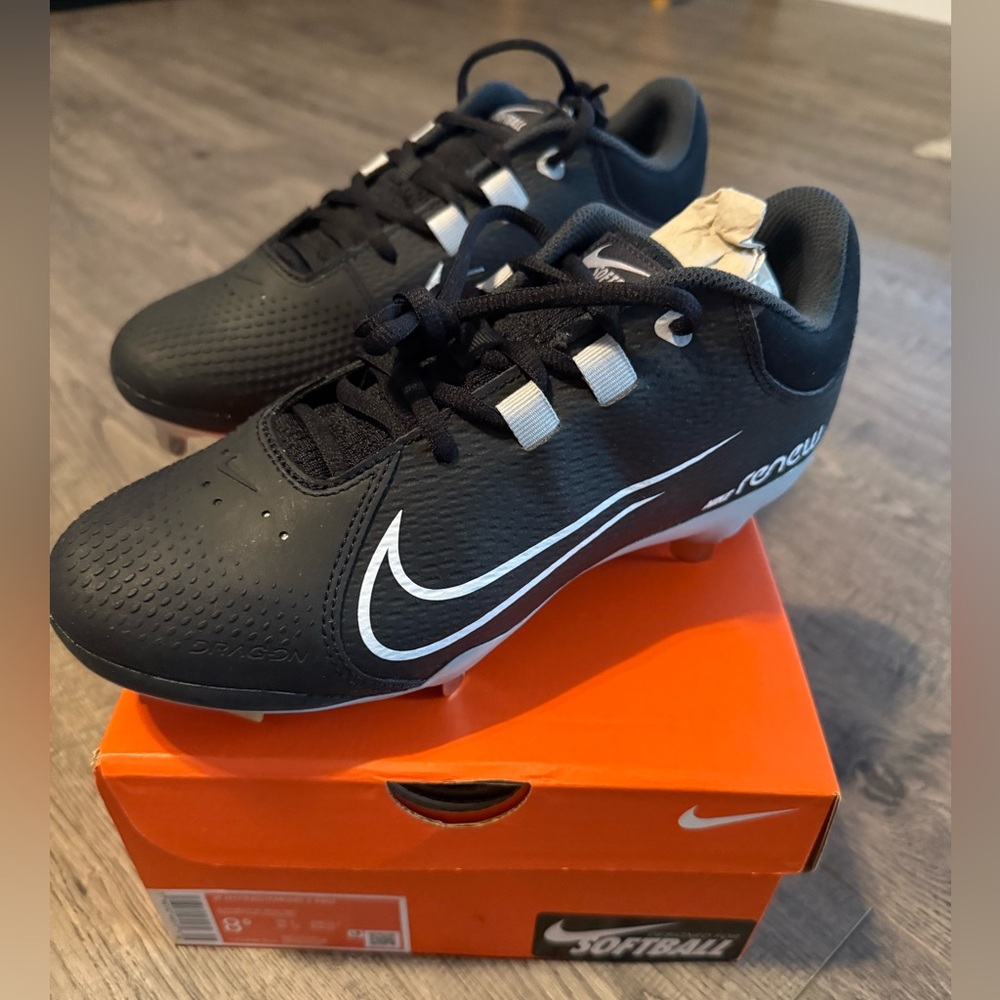 Nike Women's Hyperdiamond 4 Pro Softball Cleats 8.5 New